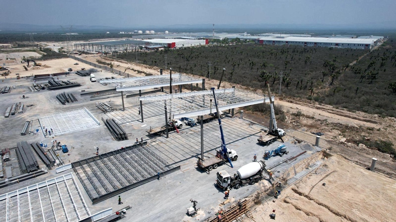 Huali Development Strategy Bonded Warehouse Steel Structure Installation Project